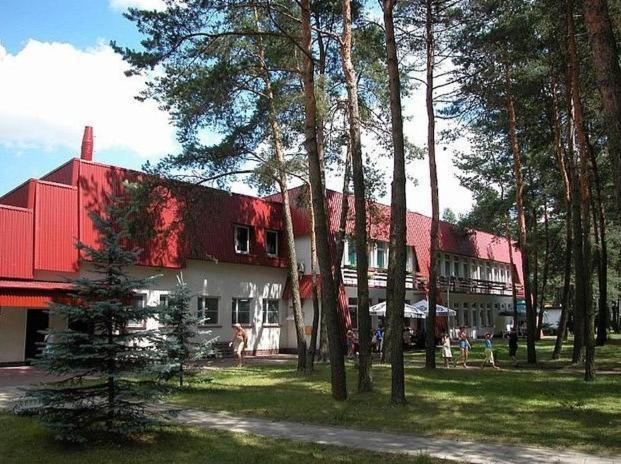 Centrum Szkolenia I Rekreacji Краснобруд Экстерьер фото